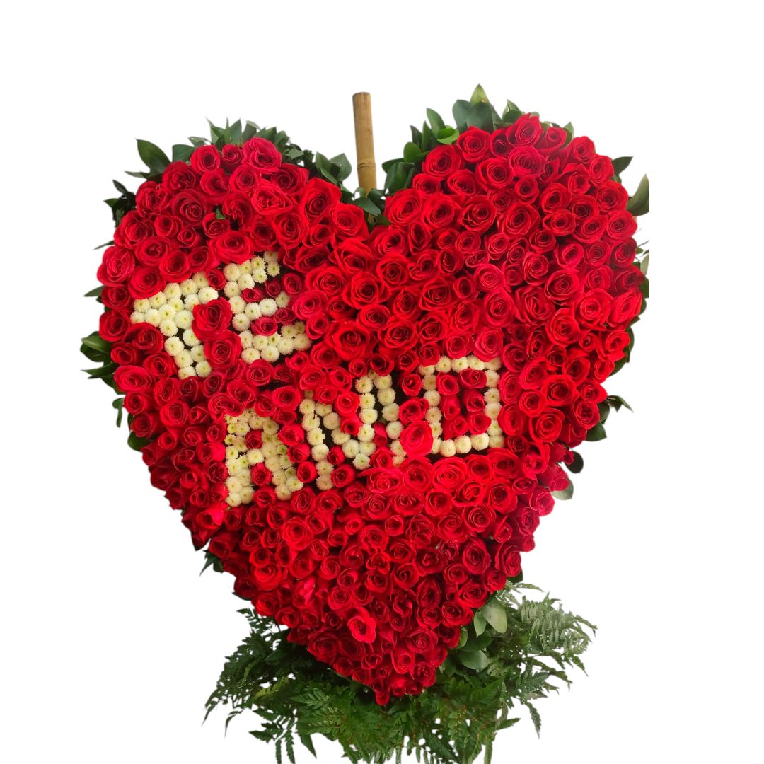 Corazón “TE AMO” de rosas rojas premium