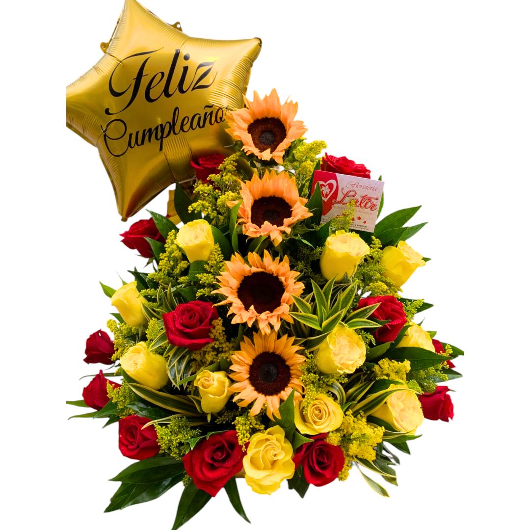 Arreglo floral con rosas rojas, amarillas, girasoles y globo metálico