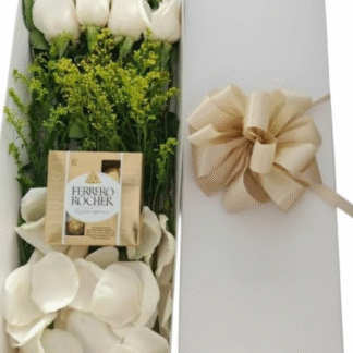 Caja de rosas blancas con Ferrero Rocher