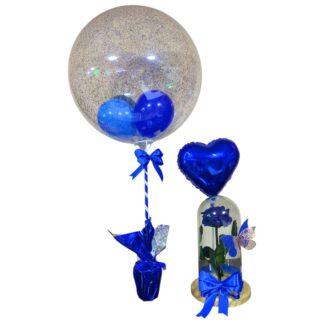 Rosa eterna azul con globo burbuja y chocolates.