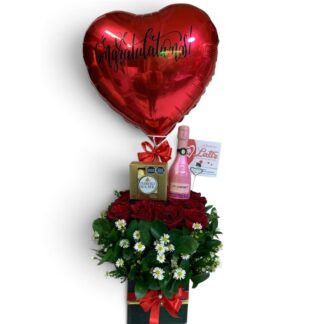 Cubo de Rosas Rojas con Chocolates Ferrero, Licor JP y Globo Metalizado